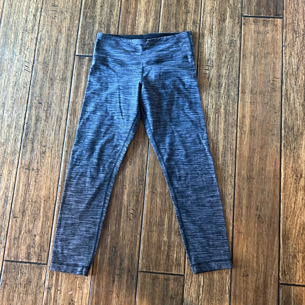 Lululemon athletica cropped leggings